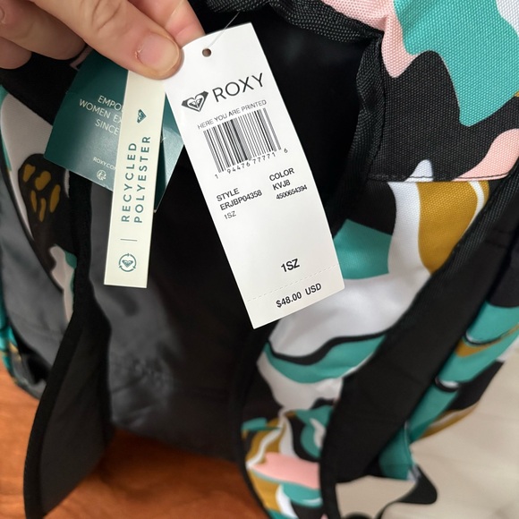 New Roxy Here You Are 24L Medium Backpack Black Floral Striped Laptop Pocket - Picture 3 of 8